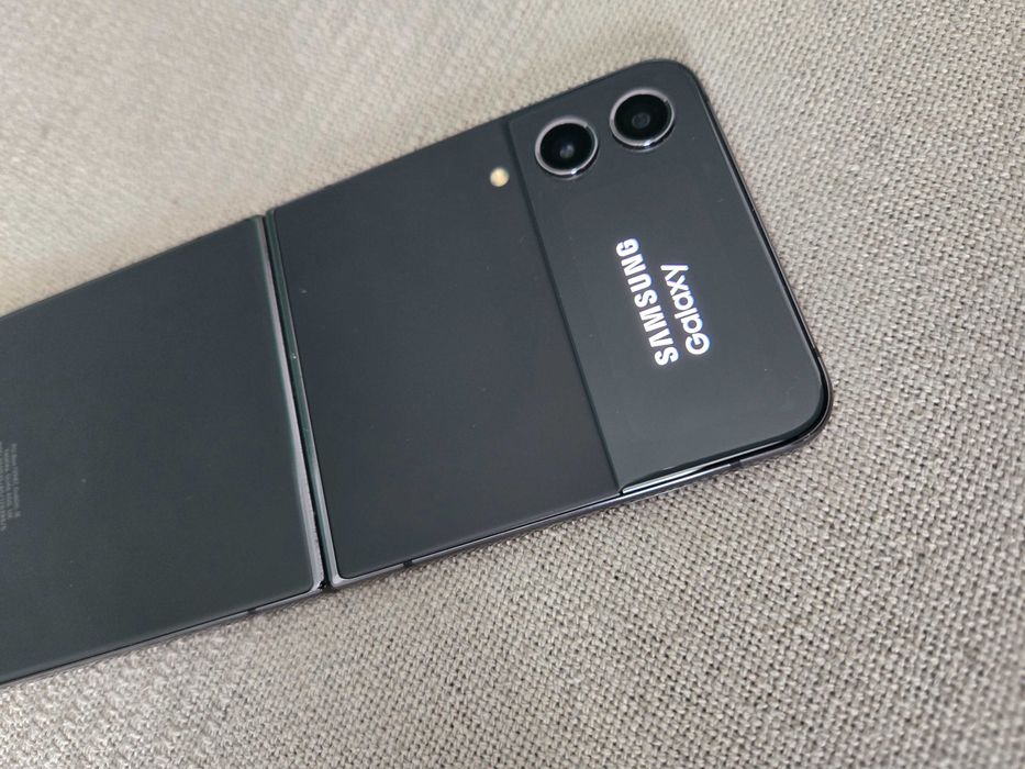 Samsung Galaxy Z Flip 4