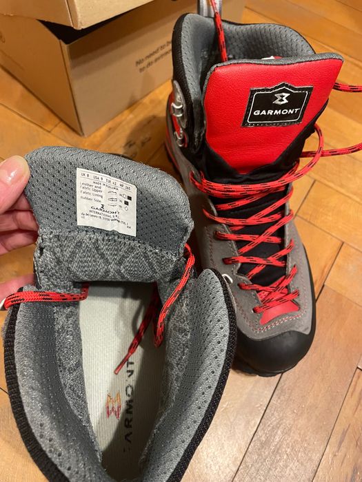Vând bocanci Garmont