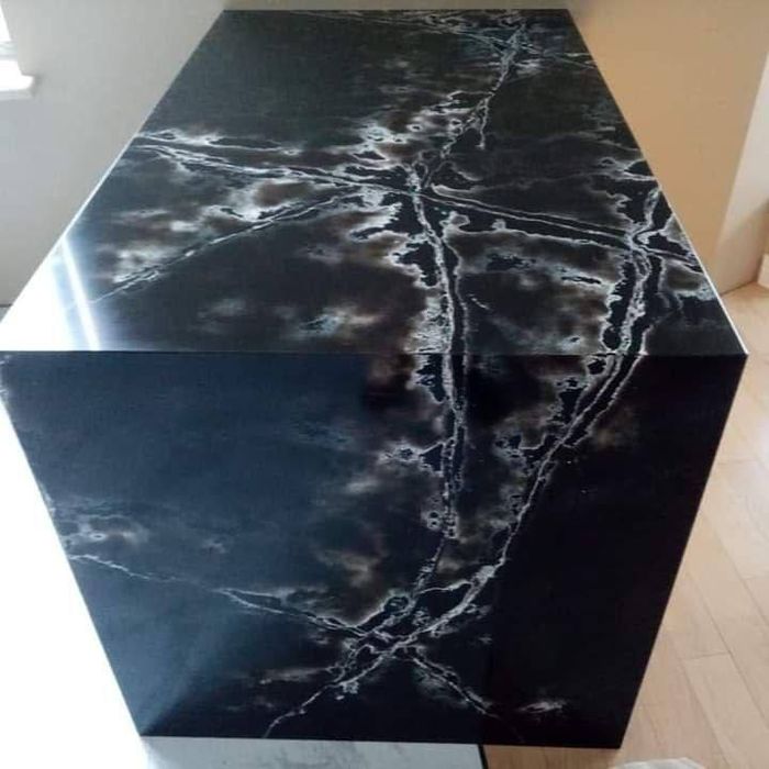 Столешницы. Столы. Бар стойки. Стойки ресепшен из Кварца, акрила и т.п