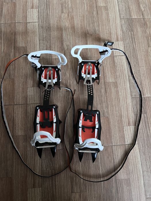 Котки Petzl Vasak