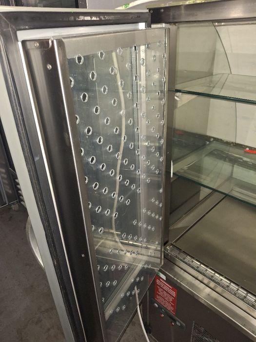 Хладилна витрина отворена крайстенна и островна