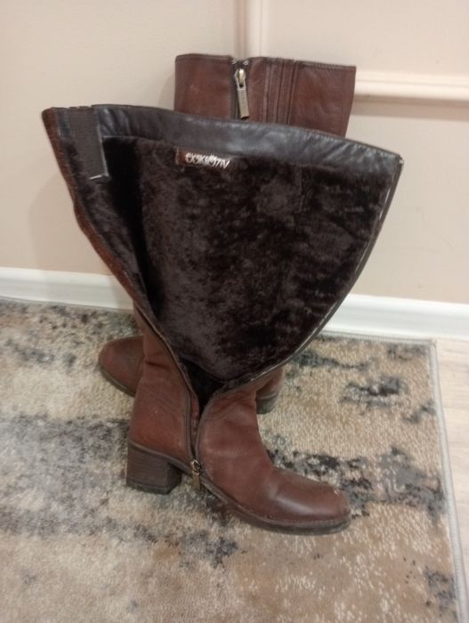 Продам женский зимний сапоги