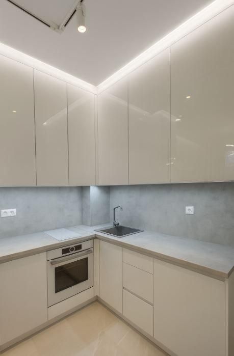 Дава се под наем Едностаен апартамент в к.к. Св.Св. Константин и Елена - 68 кв.м за 550 € - Снимка #2