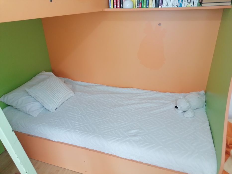 Pat supraetajat  colț 95*195 h180, cu  saltele(optional)