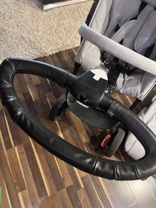 Детска количка Stokke Xplory V5 / Черно шаси / Light Grey Melange