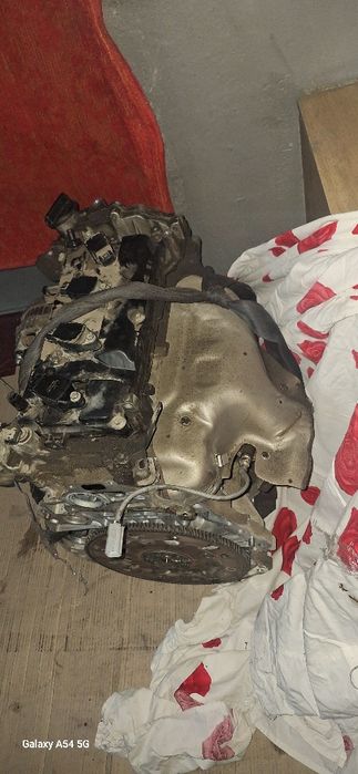 Двигатель в сборе есть всё