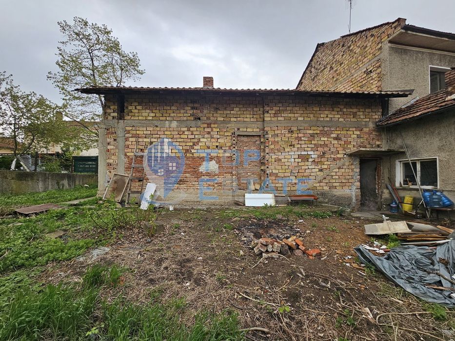 Продава се Къща в Горна Оряховица - 90 кв.м за 881 €/кв.м - Снимка #1