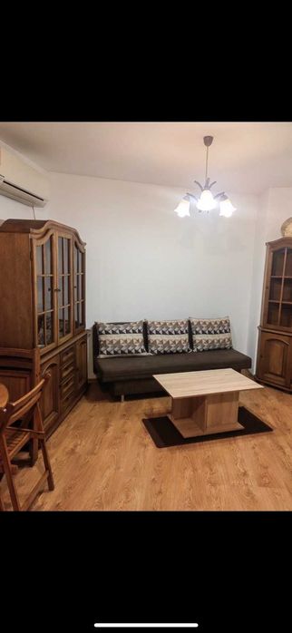 Под наем 3 стаен апартамент на Центъра!