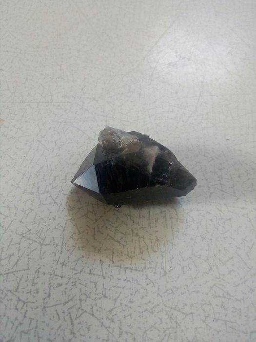 Продам полудрагоценные камни