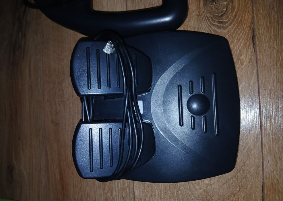 Vând volan de jocuri!