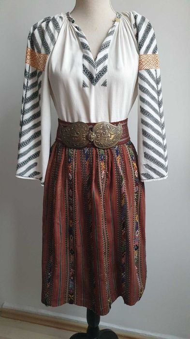REDUCERE 20%! Costum popular (ie/camasa, valnic/fota/catrinta/zadie)
