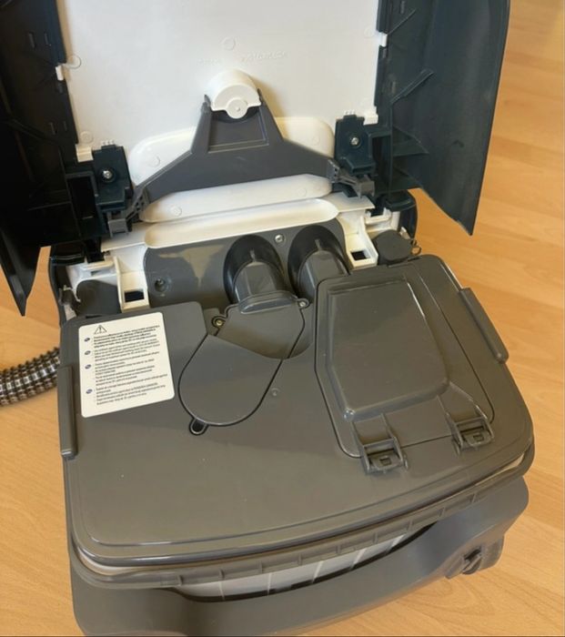 Aspirator cu spalare BOSCH AquaWash&Clean