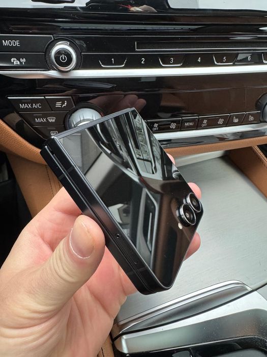 Samsung Galaxy z flip 7 ca nou