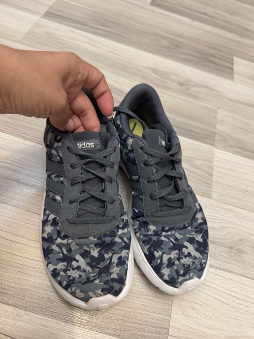 Дамски маратонки Adidas, Muvid