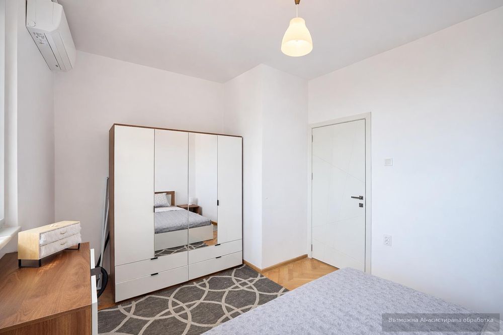 Тристаен апартамент под наем в Център