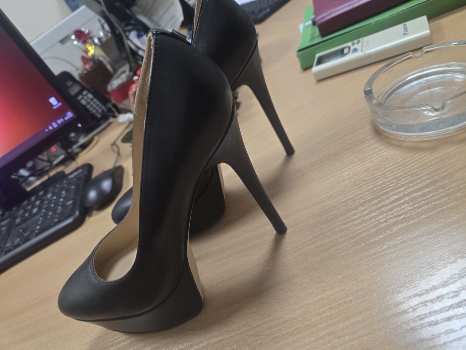 Черни обувки Guess