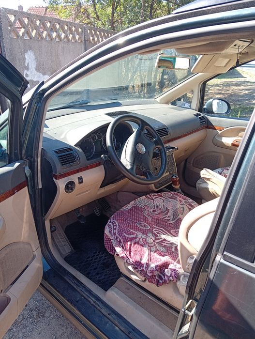 Sharan de vânzare an 2004 funcțional tot