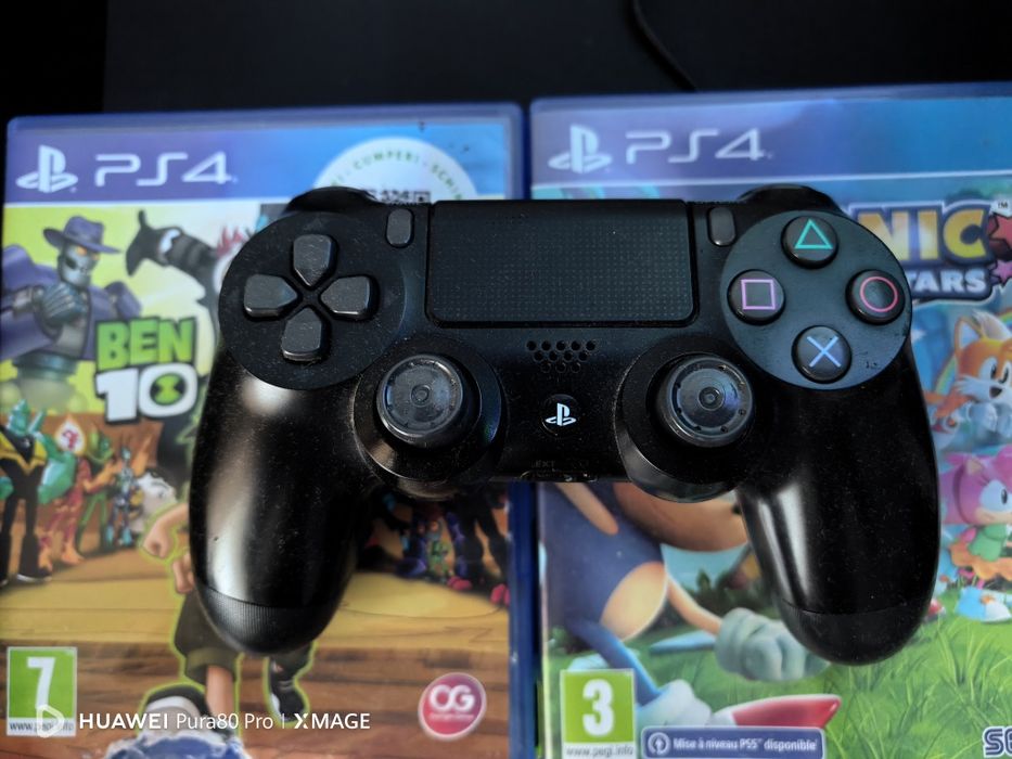 Vând Play Station 4 Slim