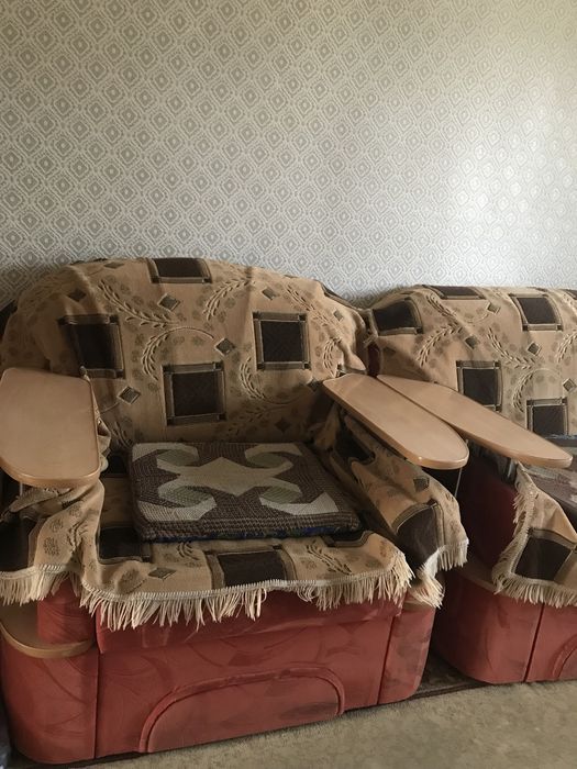 Продаю диван с креслом