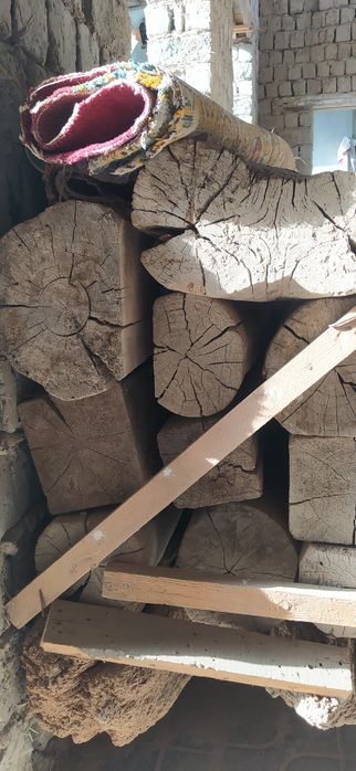 Лага 4 метрлик сотилади