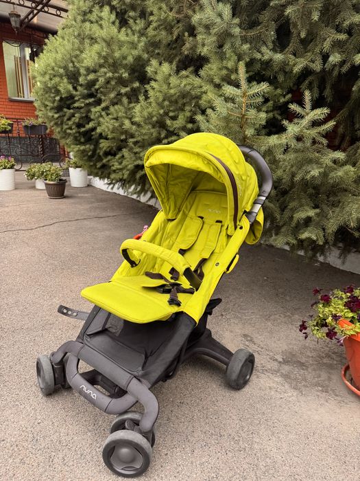 Детская коляска бренда Nuna