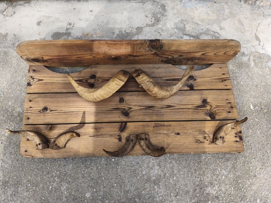 Стара закачалка с рога , етно закачалка