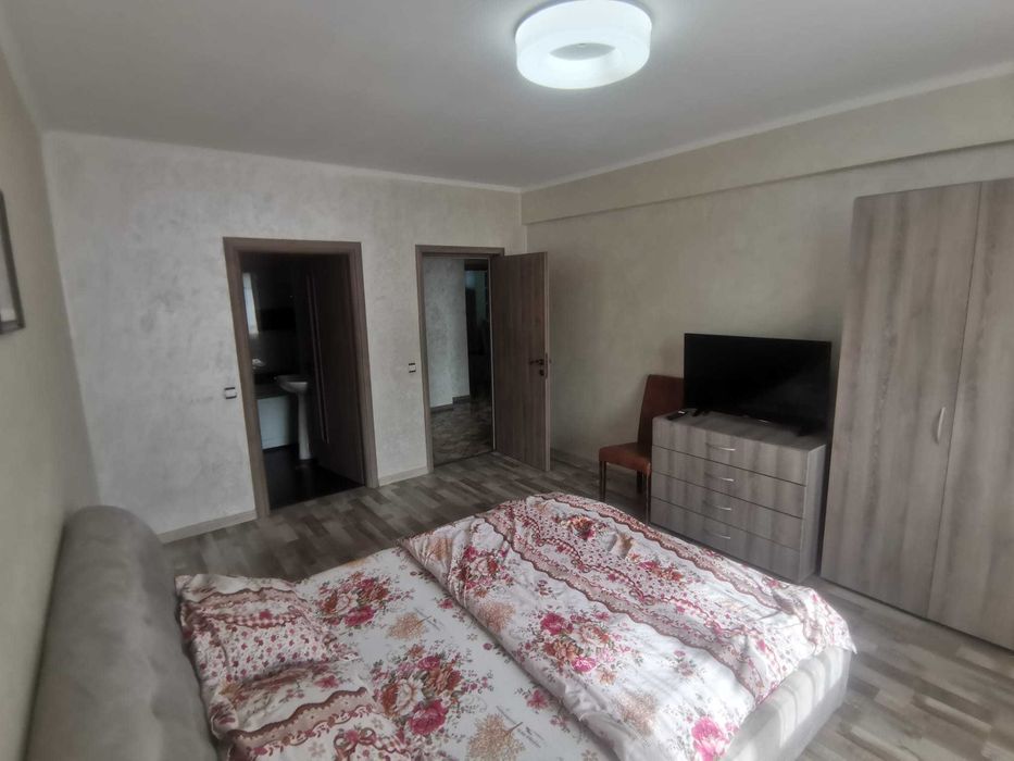 Apartament 4 camere zonă centrală, loc de parcare,  locație excelentă