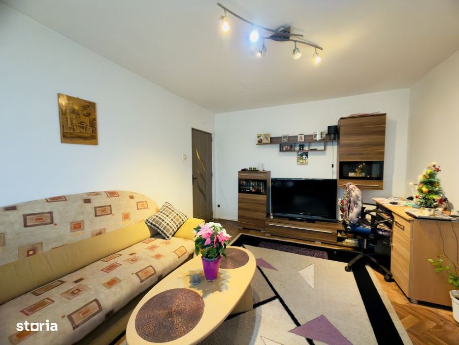 Apartament 3 camere, semidecomandat, 53mp utili, zona Girocului — fotografia 1