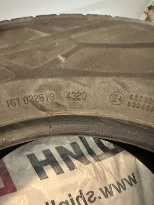 Продам шины CONTINENTAL  235 65/R17