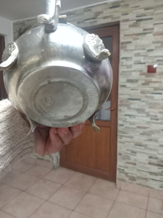 Ceainic superb! Foarte vechi !