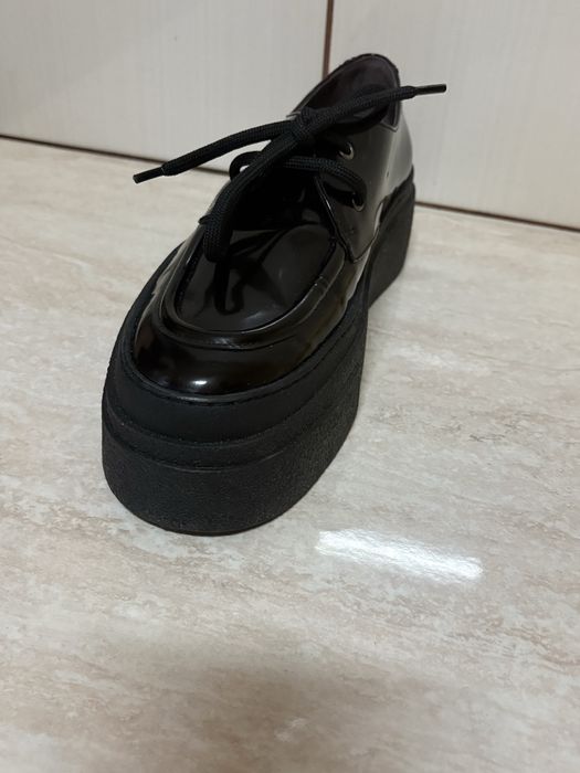 Vand pantofi la cabala