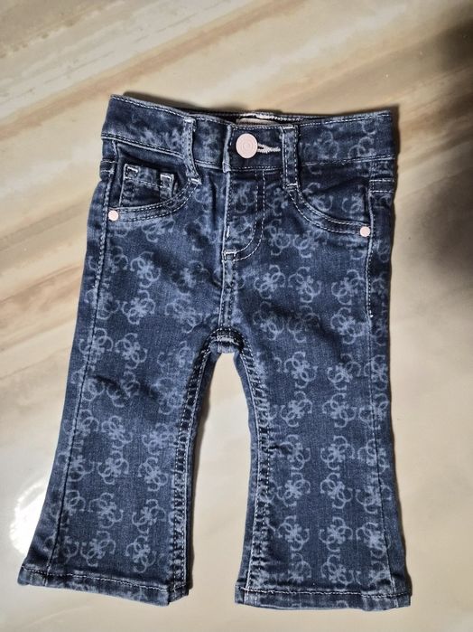 Дрешки за момиче 0-3 ; 0-6 месеца Guess