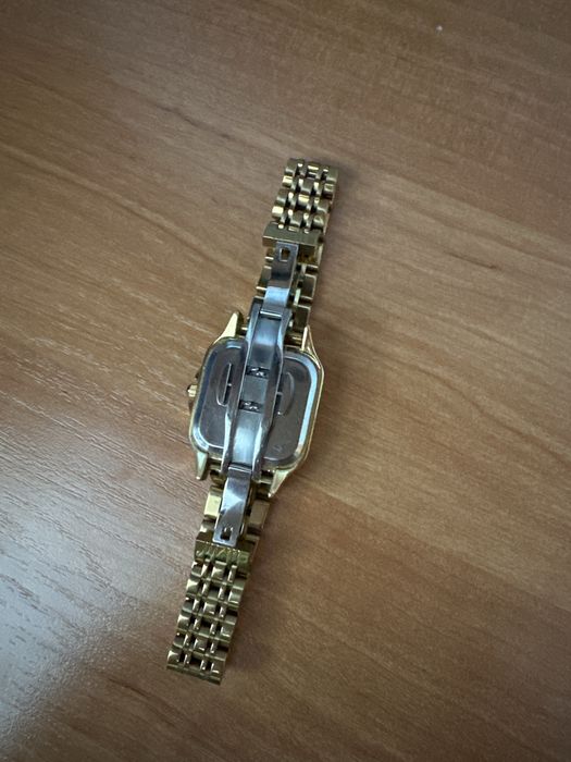 Cartier часы золотые квадратные