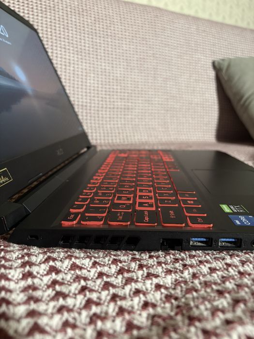 Продаю игровой ноутбук ACER NITRO 5