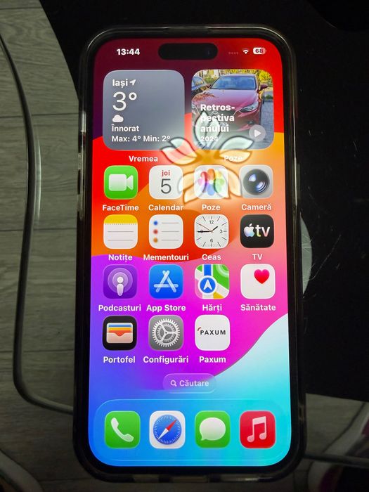 iPhone 15 folosit
