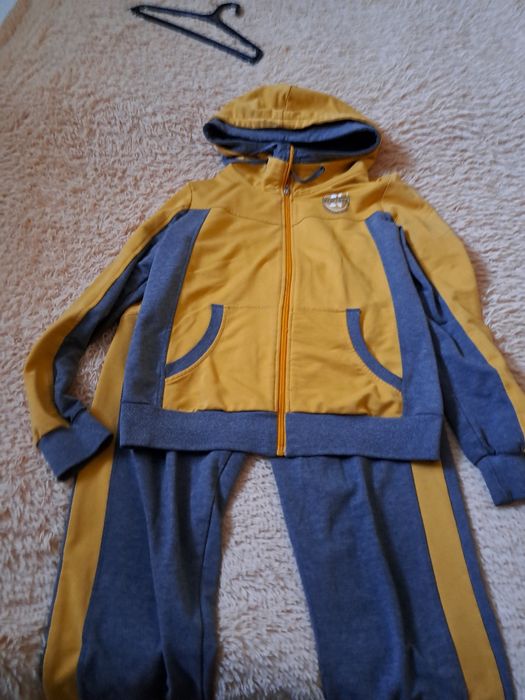 Костюм  спортивный