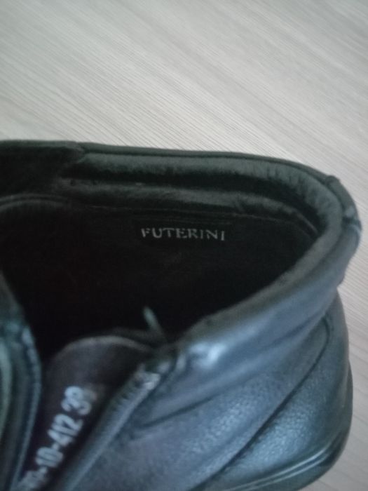 Продам мужские ботинки