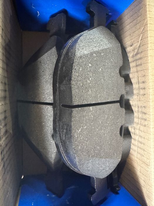 Накладки и дискове предни ATE BMW e60 535d чисто нови от Германия