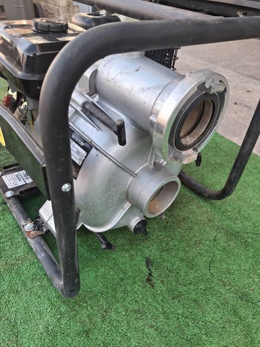 Бензинова водна помпа