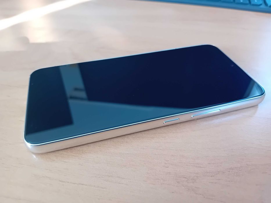 Samsung Galaxy S22 dual бял