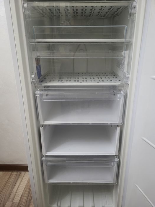 Продам морозильник