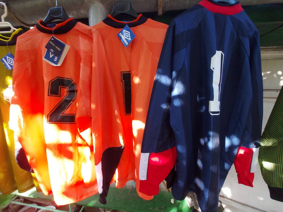 Tricouri fotbaliști sau moto enduro cross