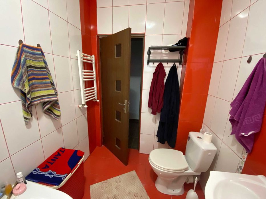 Se închiriază apartament spațios și luminos cu 2 camere