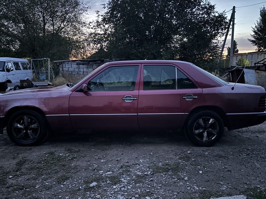 Продам машину Мерседес - Е class