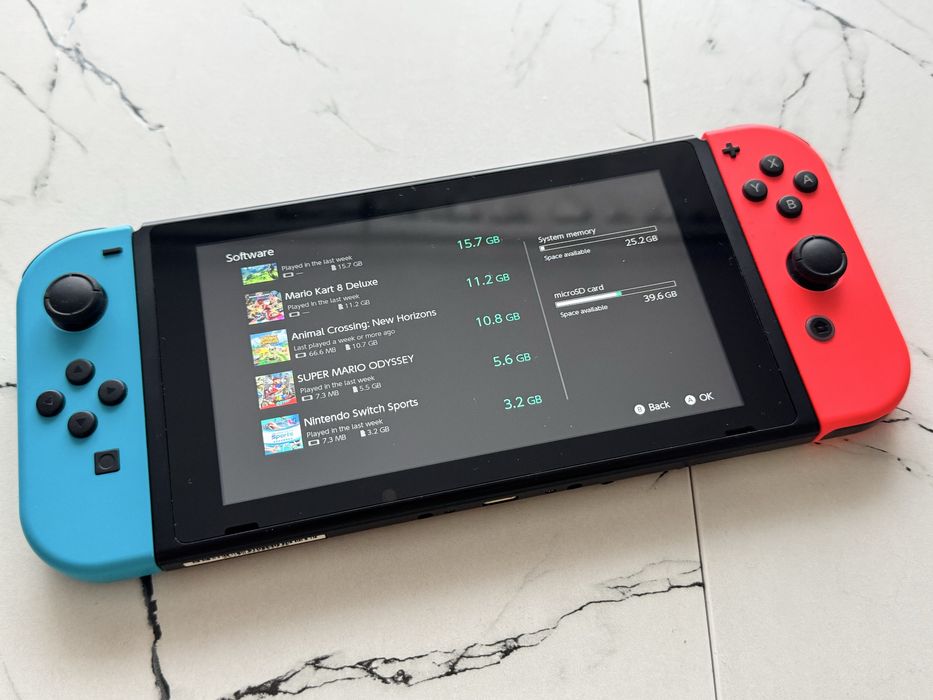 Nintendo Switch V2 Modat ca nou + card 128 gb