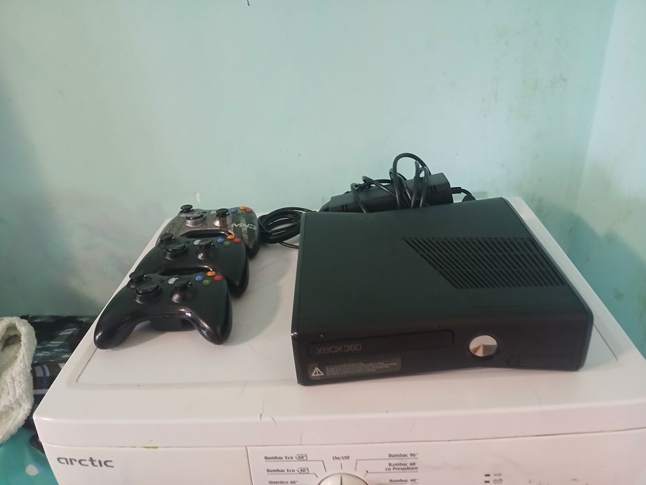 Xbox 360 S modat