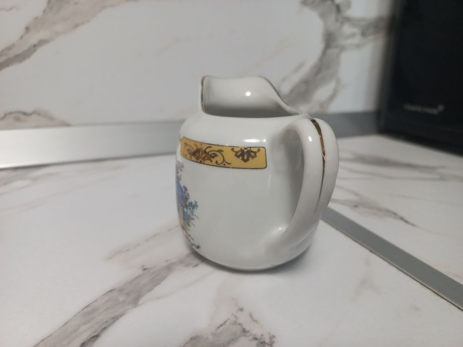 TANAKA JAPAN - порцеланова каничка за чай!