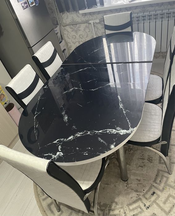 Продам стол с стульями