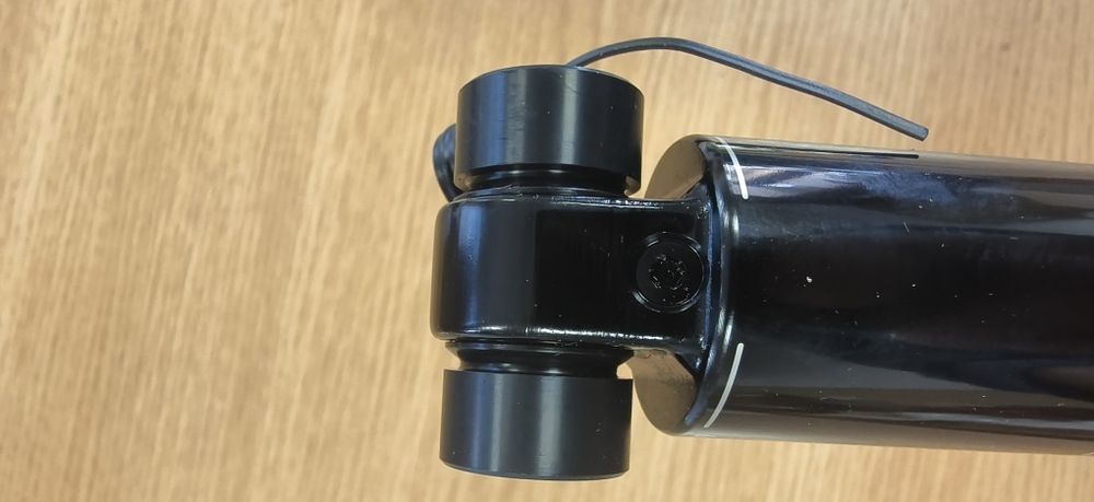 НОВ амортесьор/Шок RockShox Super Deluxe Select+ 205x60/65 Trunion