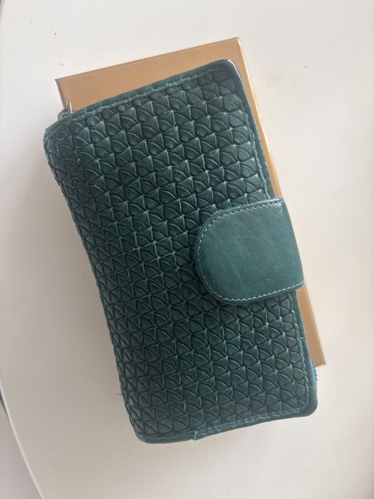 Нов италиански дамски портфейл от естестествена кожа